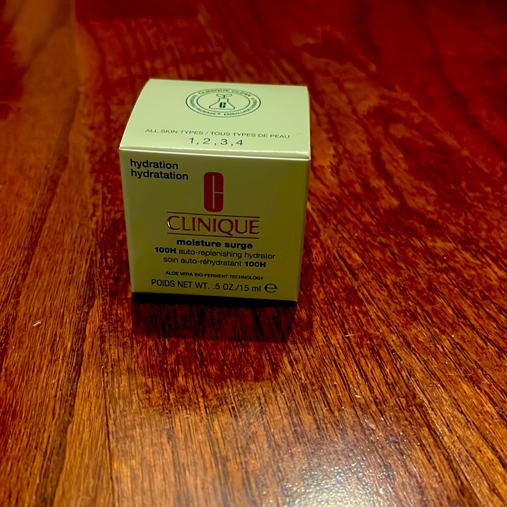 Clinique Moisture Surge 100 H auto-replenishing hydrate .05 OZ/15 ml